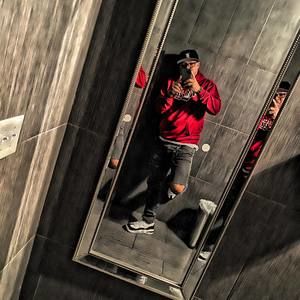 Meet your Posher, Dennis